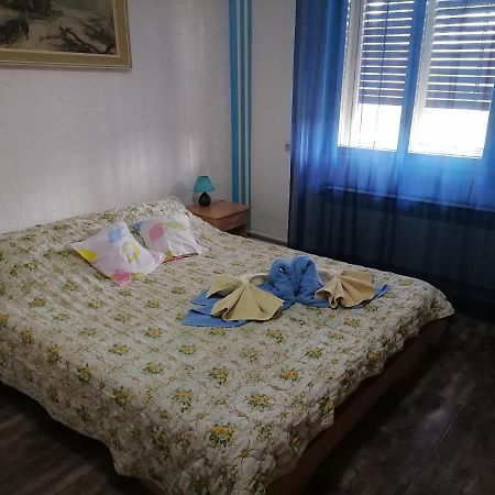 Smestaj U Okviru Domacinstva Sobe Sosa Palic Ruang foto