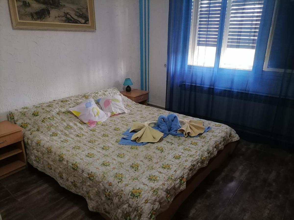 Smestaj U Okviru Domacinstva Sobe Sosa Palic Ruang foto